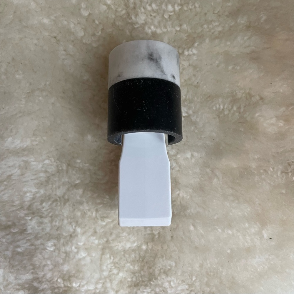 Bath Body Works Two Tone Marble and Onyx Wallflower Plug